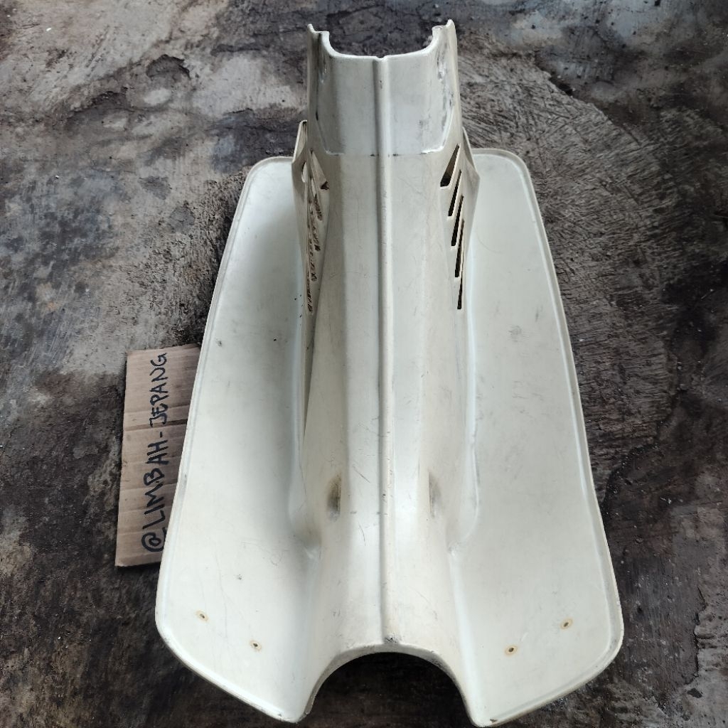 dek sayap tebeng putih original second suzuki rc 100 bravo original second