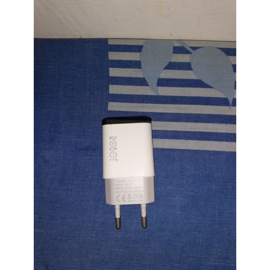 PRELOVED ADAPTOR CHARGER ROBOT
