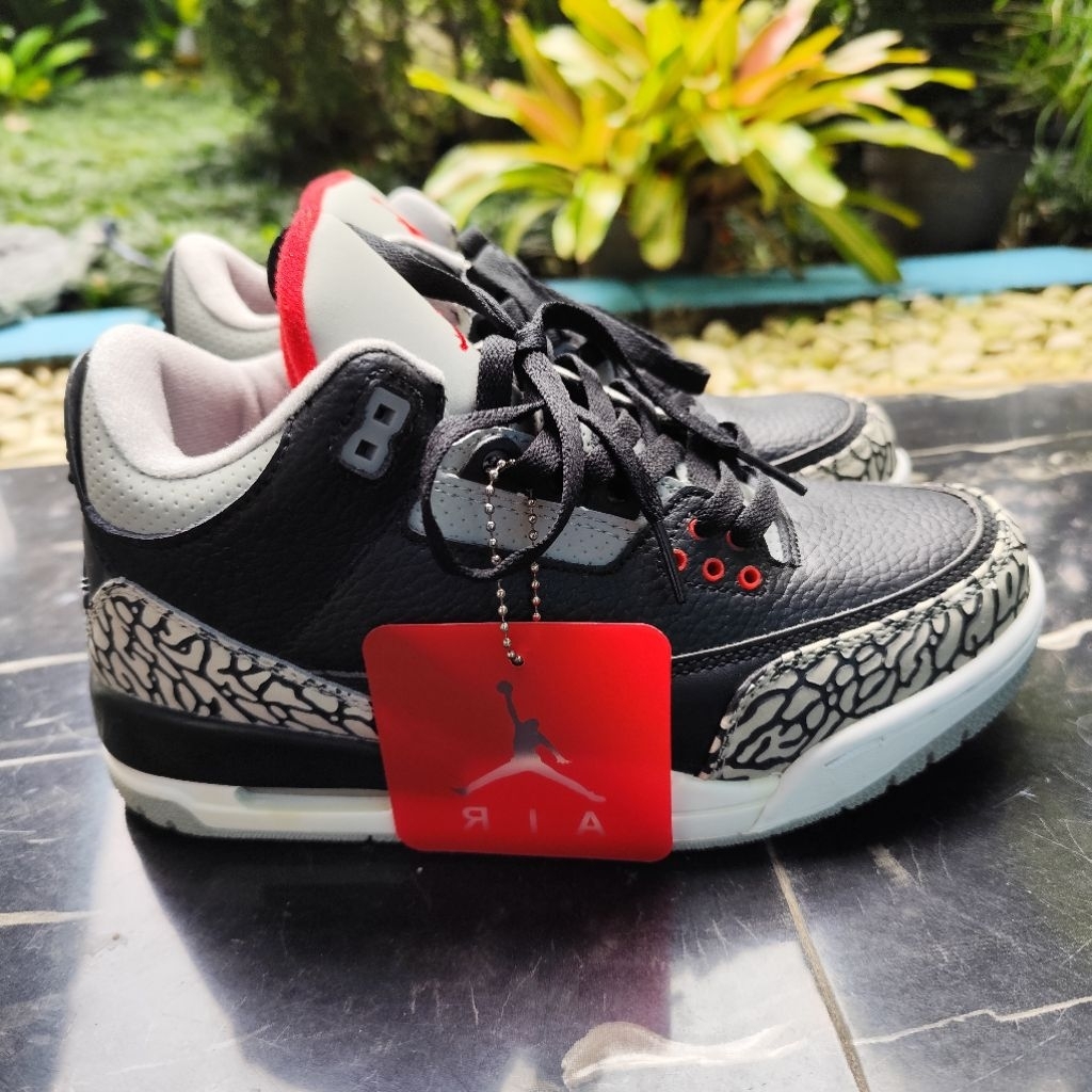 Diskon 50% sepatu cowok cewek basket jalan-jalan