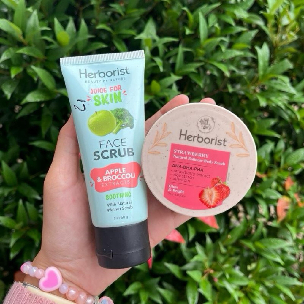 PROMO PAKET Herborist Face Scrub Apple & Broccoli 60 gr + Herborist Strawberry Natural Balinese Body