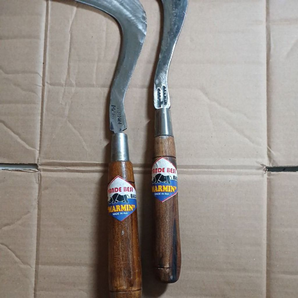 Alat pertanian perkebunan pemangkas rumput tradisonal Sabit / Arit Rumput