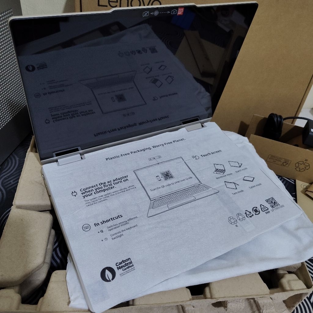 Lenovo YOGA 7 2in1 14ILL10 Intel Ultra 7-256V 16/1TB Garansi Resmi Lenovo yoga 7 OLED