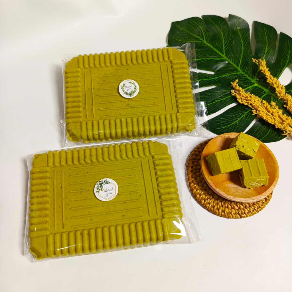 COKLAT FULL LEBURAN SILVERQUEEN BERY YOUGURT 500GR PATAHAN ISIAN METE COKLAT KILOAN BLOK SILVERQUEEN