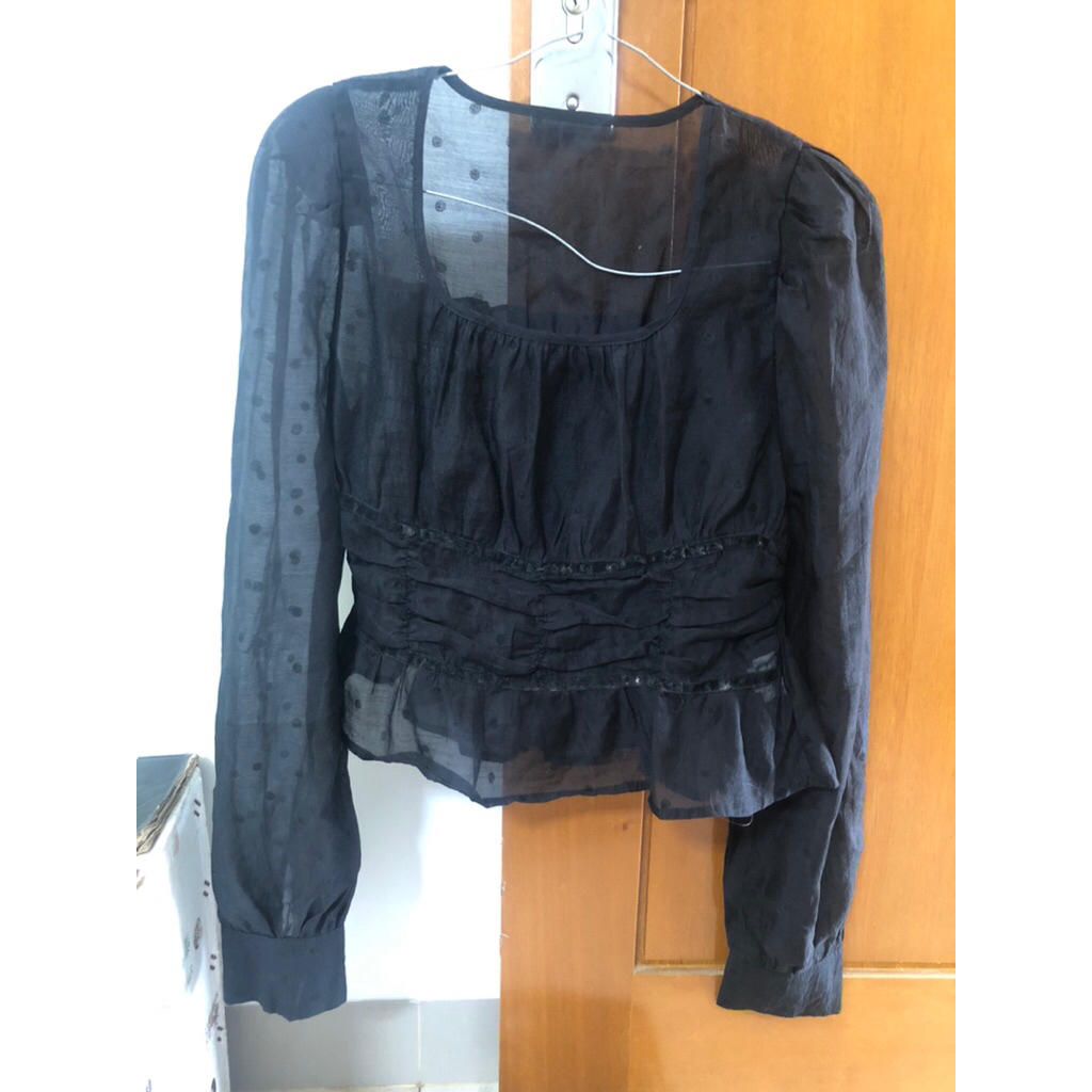 preloved blouse hitam gothic lengan panjang