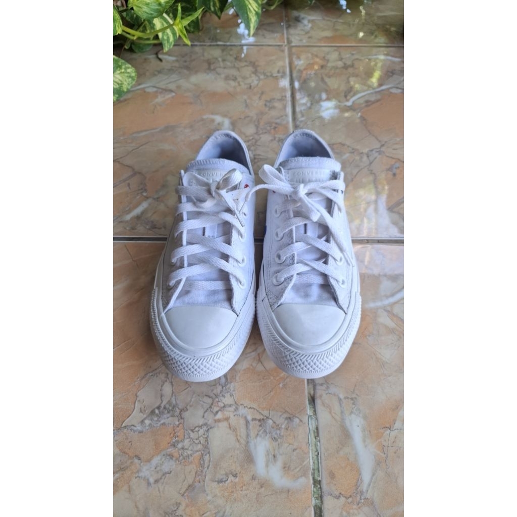preloved sepatu putih