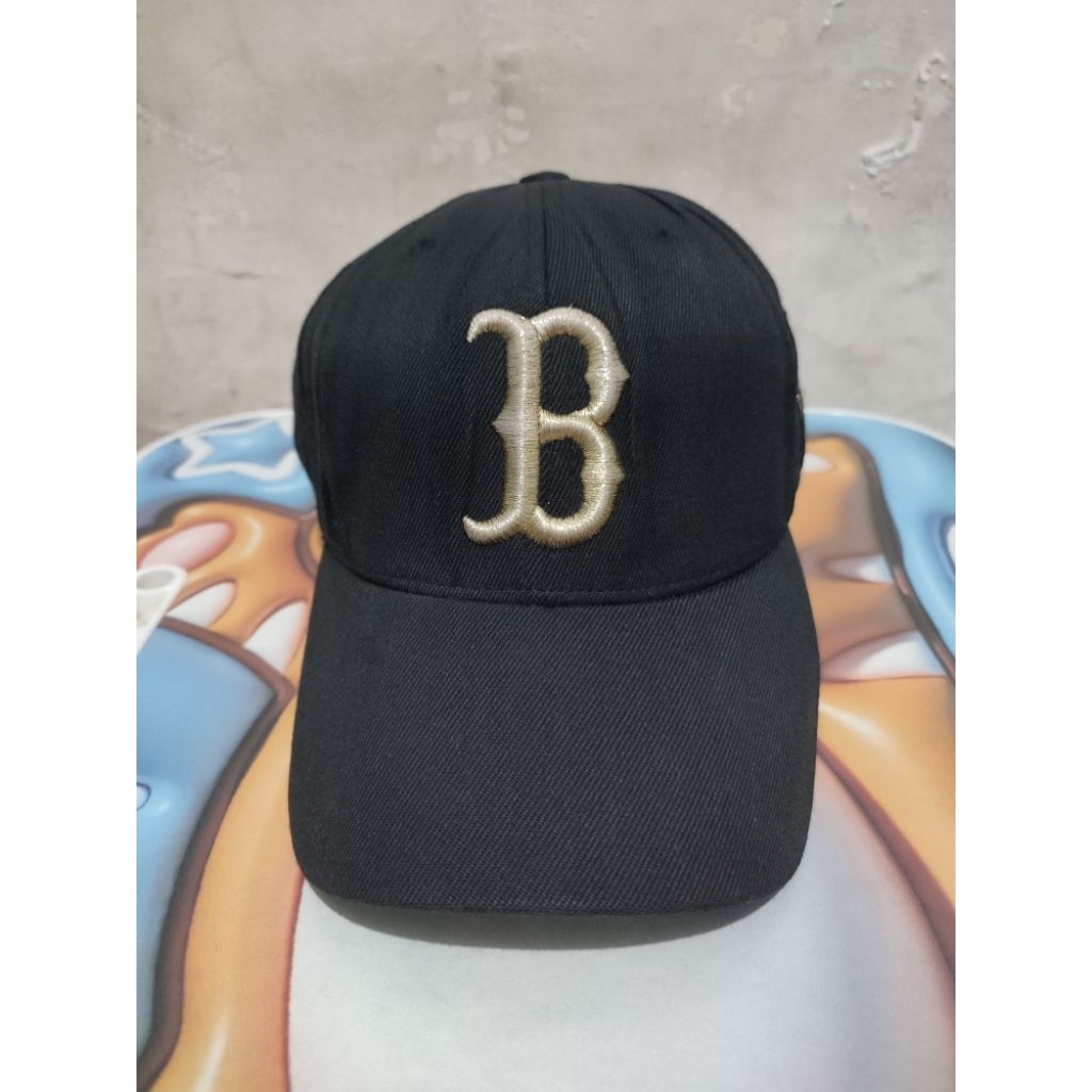 Topi Caps MLB Logo B Black Gold