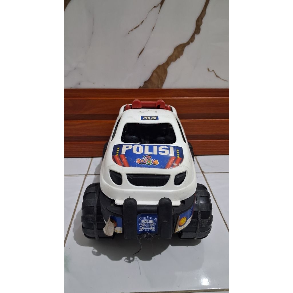 PRELOVED Mobil Mainan Polisi Besar JUMBO Bekas