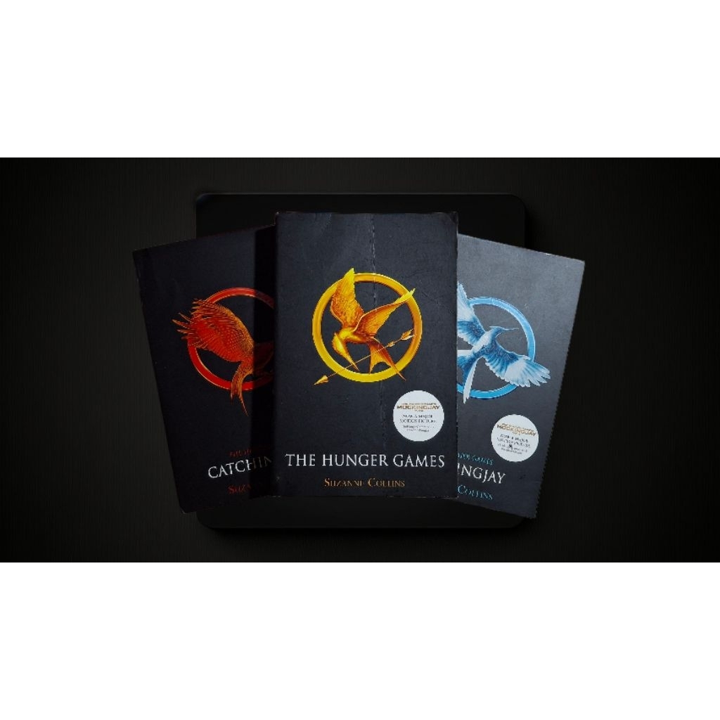 SET HUNGER GAMES / MOCKINGJAY / CATCHING FIRE ENGLISH ORIGINAL PRELOVED
