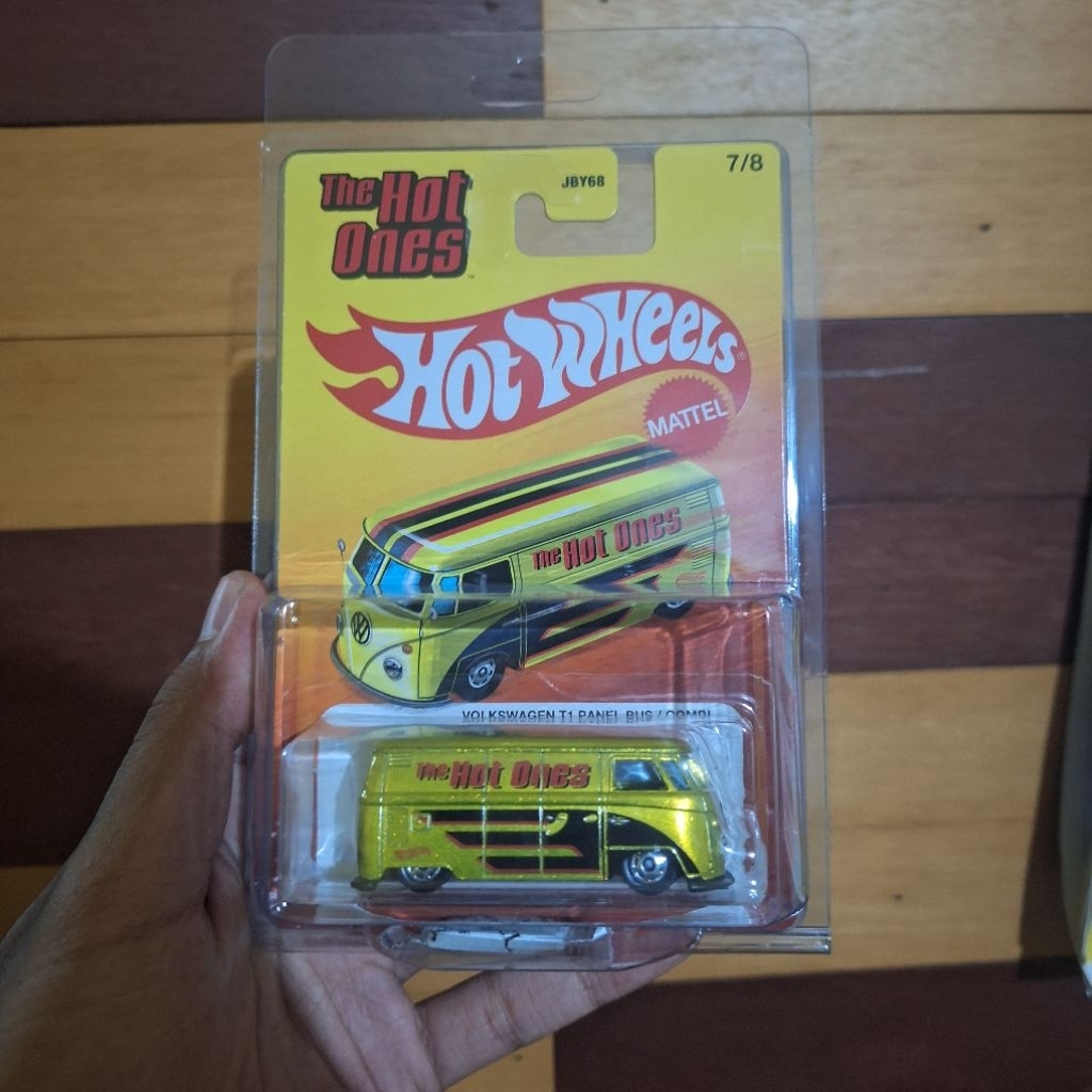 Hot Wheels The Hot Ones VW T1 Panel Combi (CHASE) (FREE PROTECTOR)