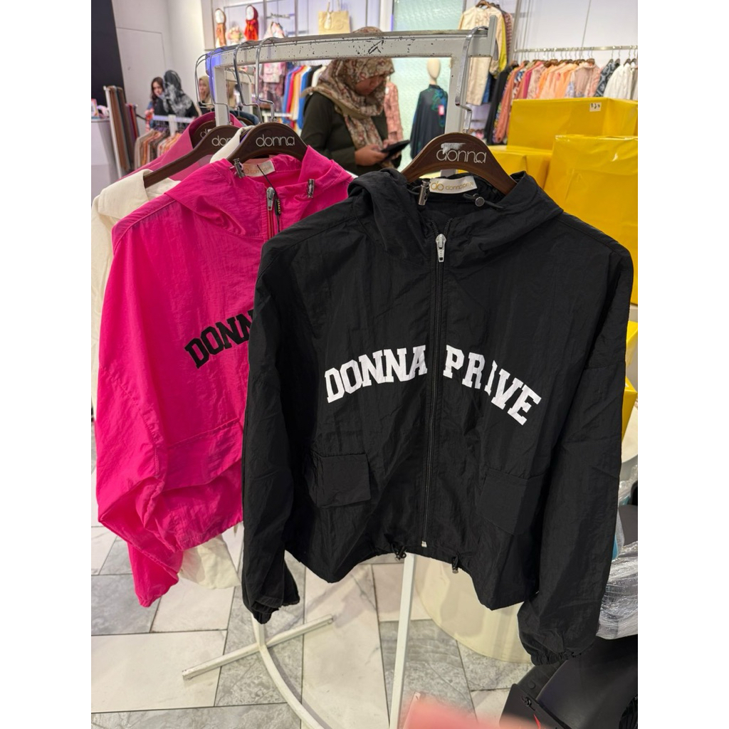 DONNA PRIVE SALE