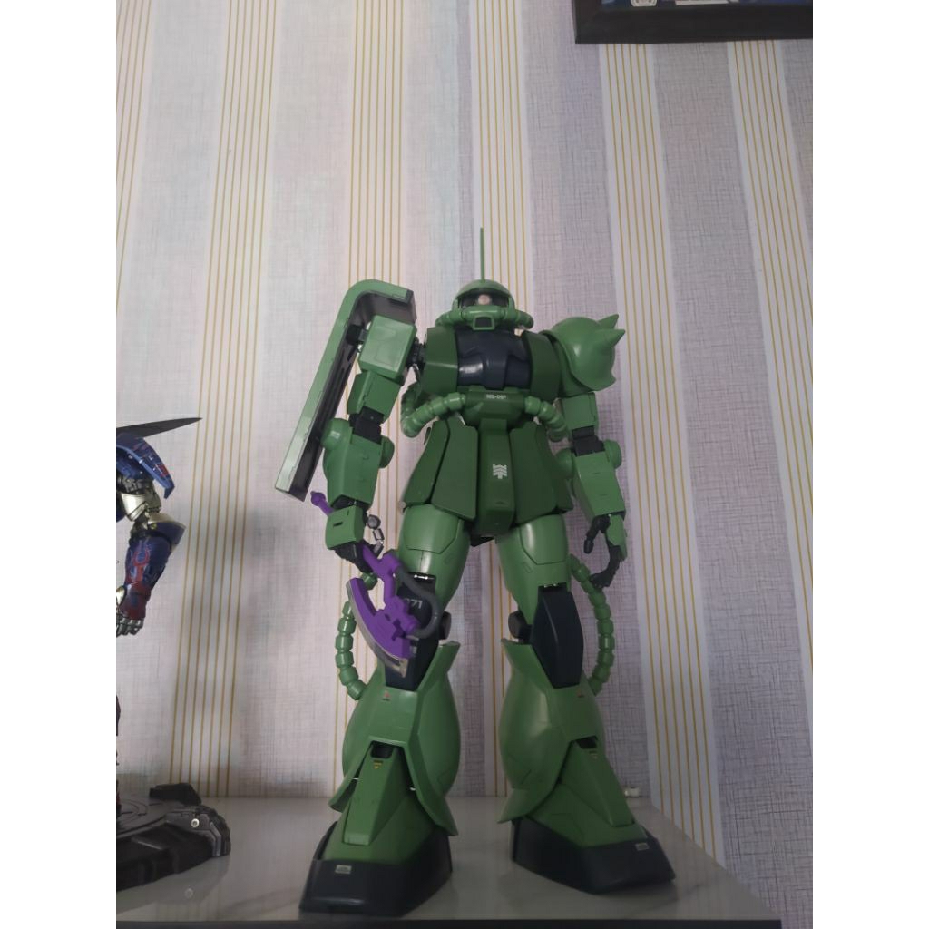 PG zaku BANDAI