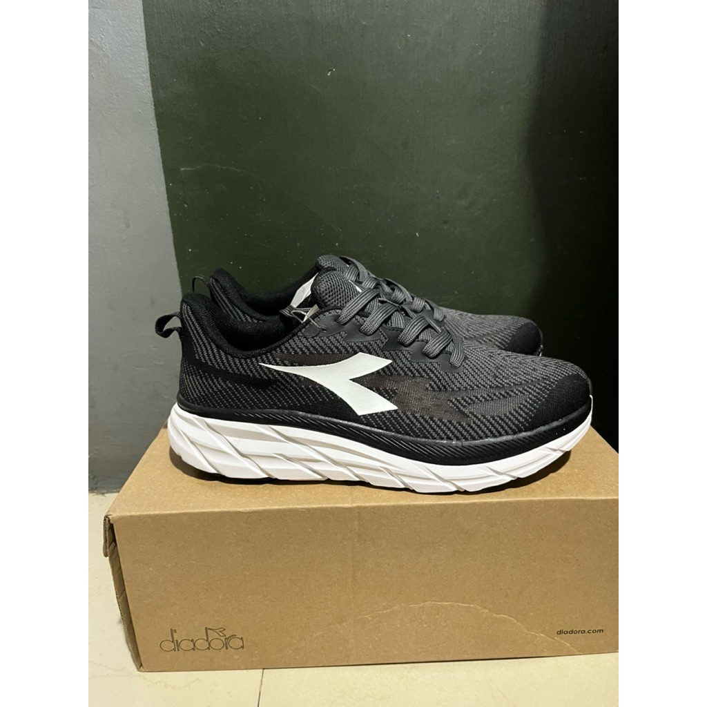 Sepatu Diadora Running Mirella Man