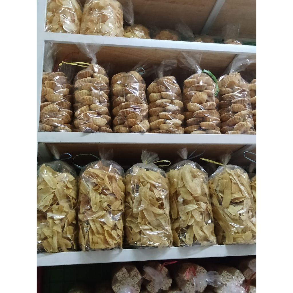 Kue kering dan keripik pisang renyah