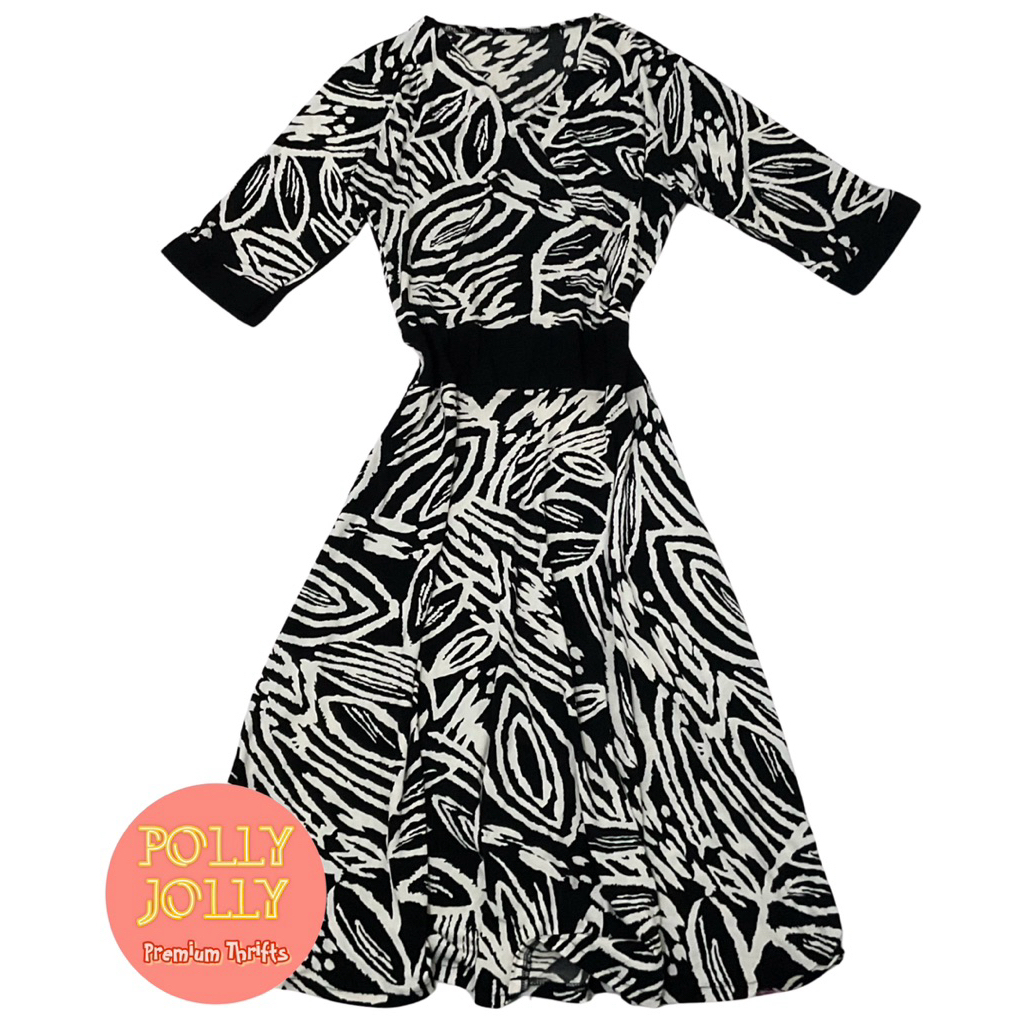 Dress Midi Gaun Retro Vintage V Neck Leher Motif Zebra Warna Hitam Putih (Preloved)