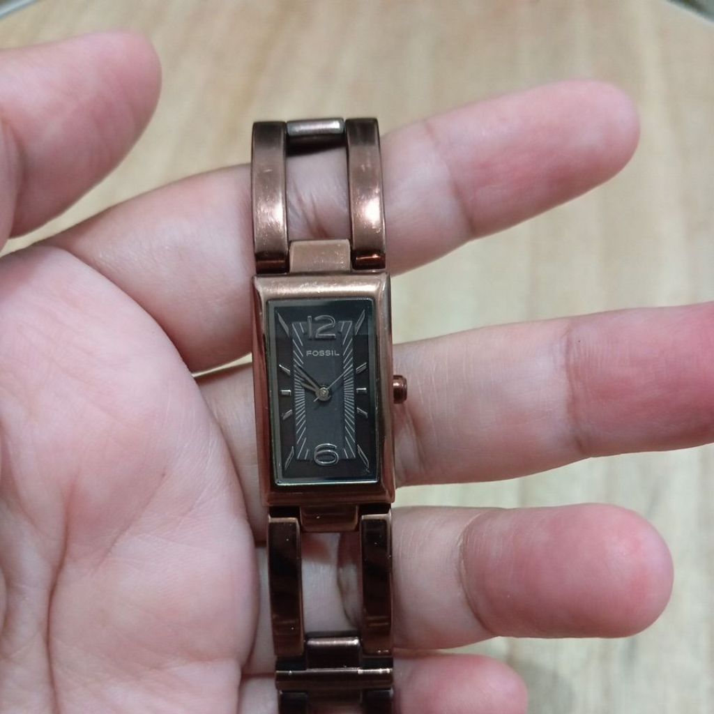 B2 J034 - Jam tangan Wanita Ocil Bronze Kotak inner Coklat Preloved