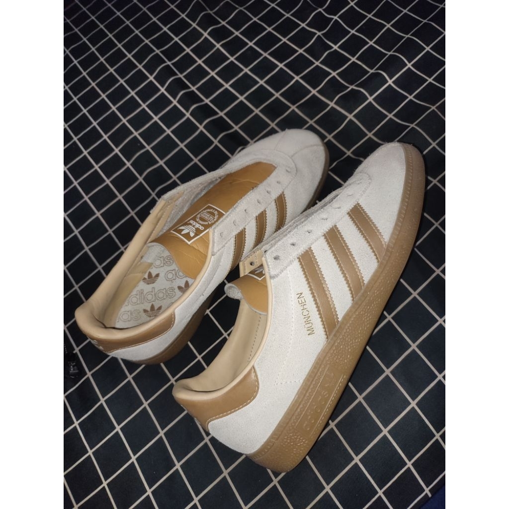 adidas Munchen cream mesa
