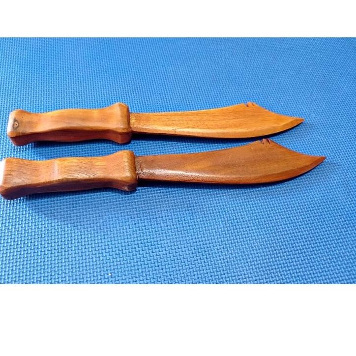 Belati kayu pencak silat