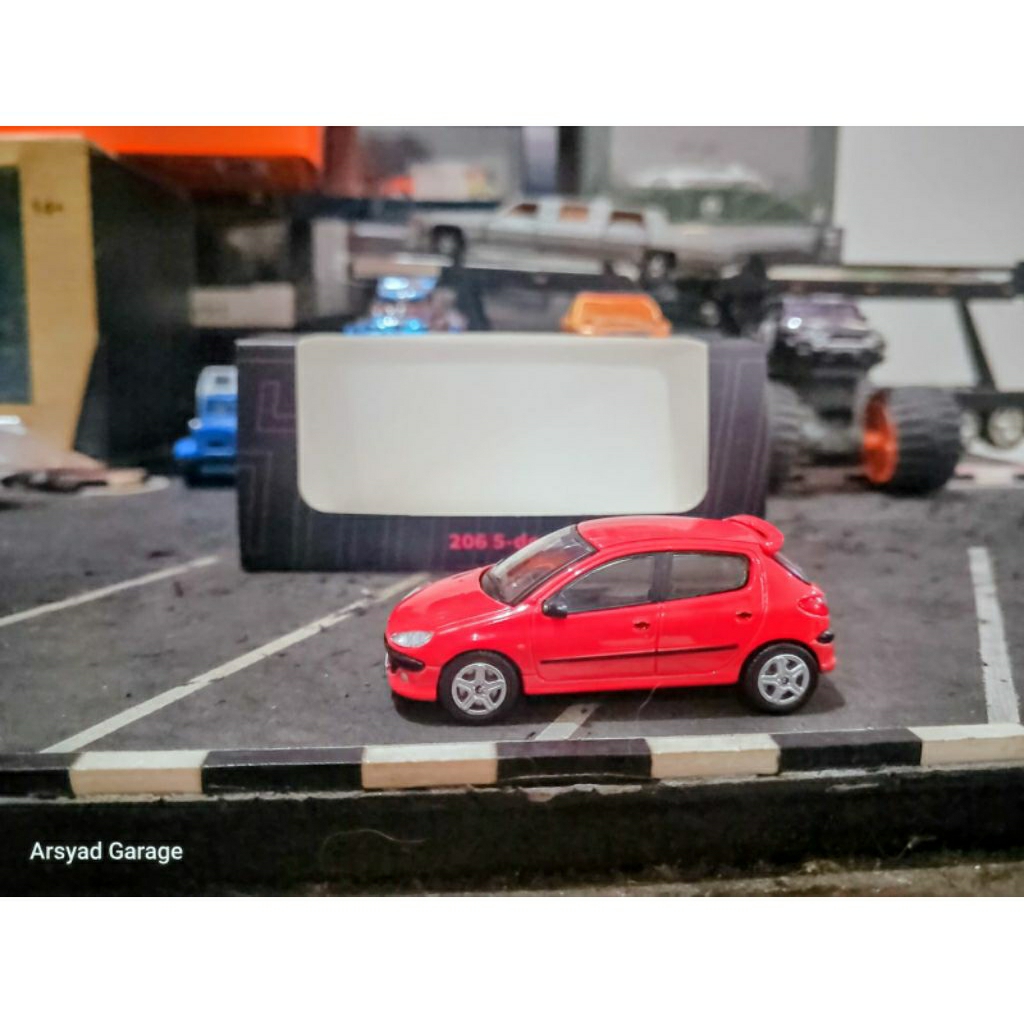 Diecast Shadow Peugeot 206 5 Door Red