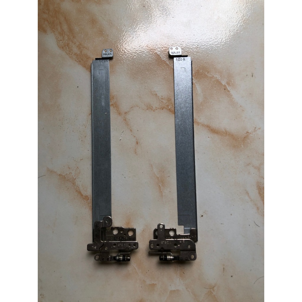 Engsel Laptop Dell Latitude 3400