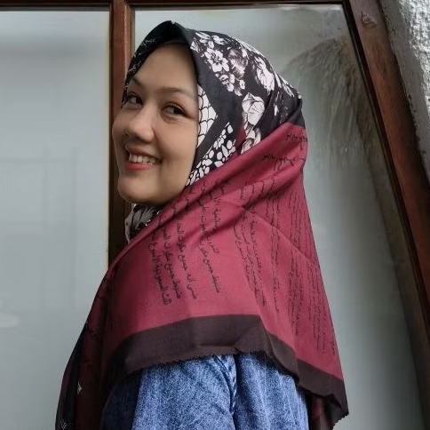 Hijab segiempat Voal Motif Hitam mix maroon