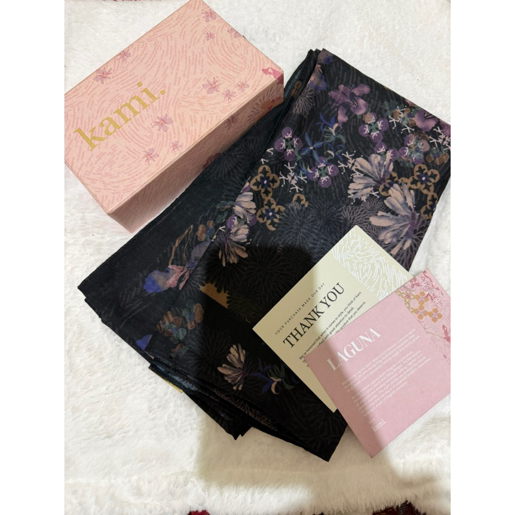 Preloved Kamiidea Laguna Scarf