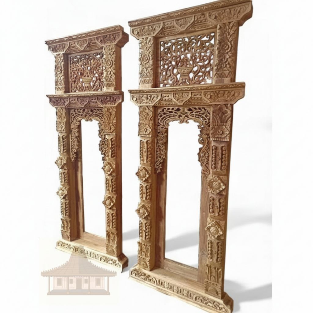 Jendela gebyok ukir kaca