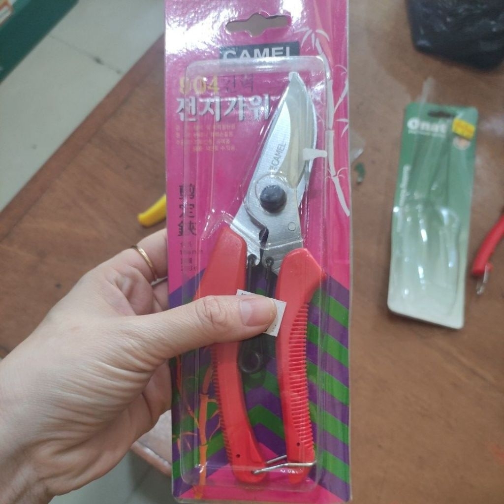 gunting dahan bengkok camel  / gunting dahan bengkok gunting taman camel