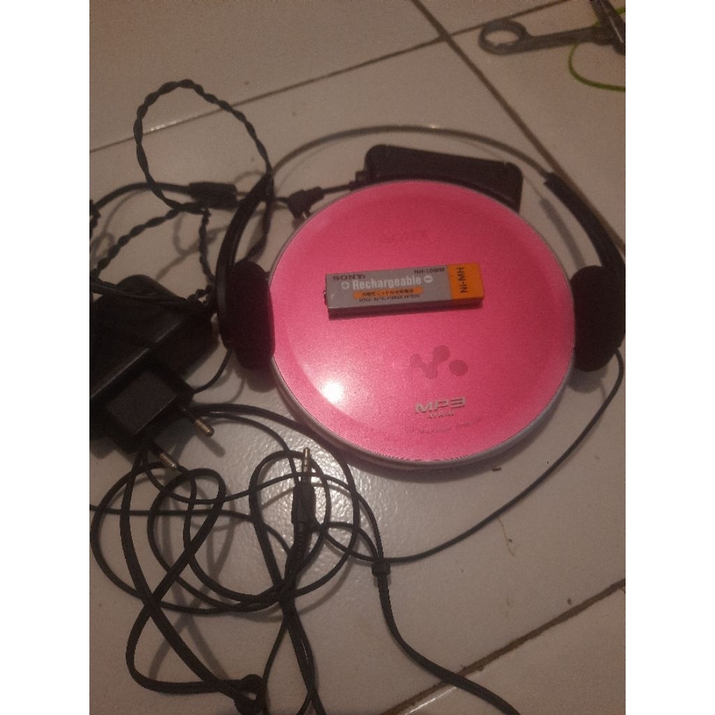 portable cd player Merk sony tipe D-Ne730
