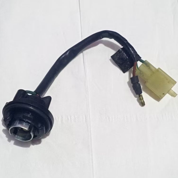 Fiting Lampu Rem Lampu Stop Belakang CBR 150 Original