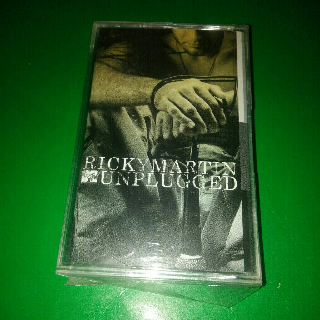 kaset pita Ricky Martin unplugged