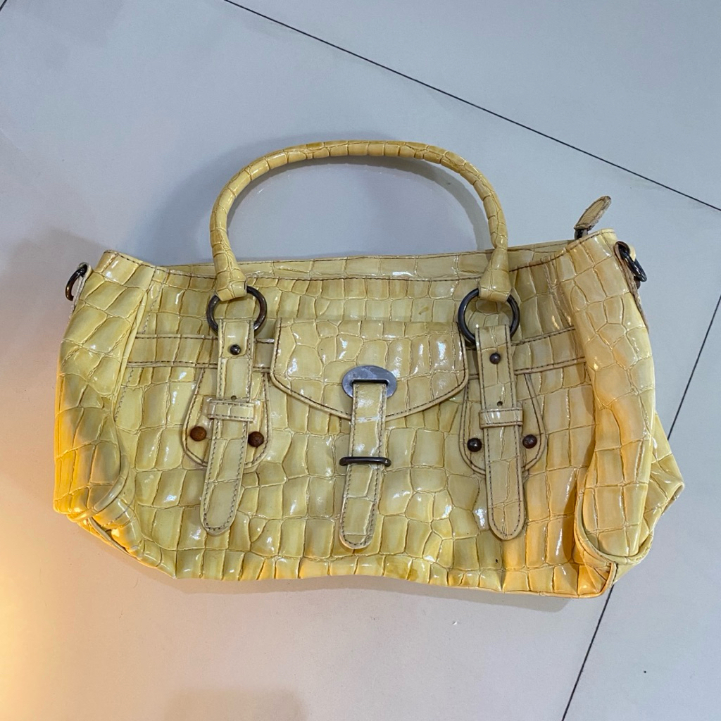 [PRELOVED] Yellow Woman Handbag | Synthetic Leather Bag Y2K Core | Tas Kuning Besar Wanita | Tas Kul