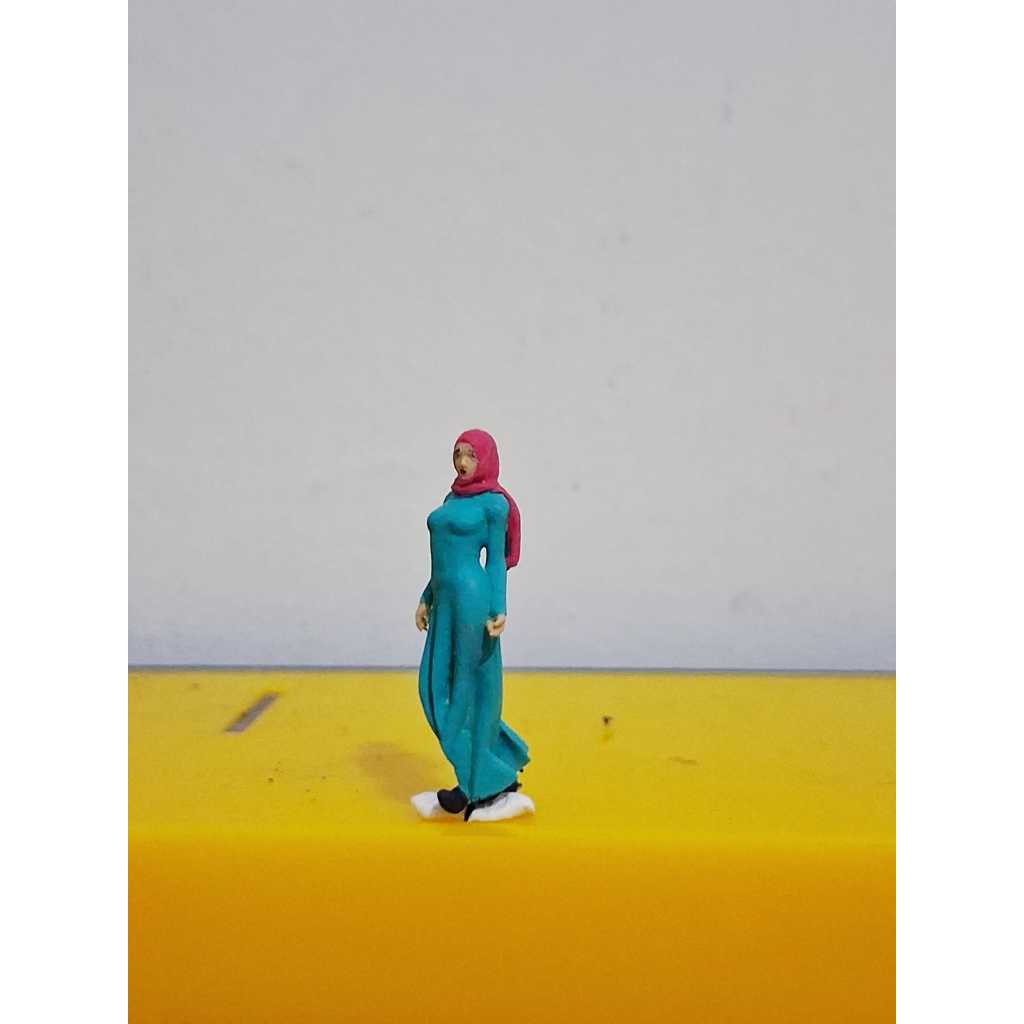 Figure Diorama Female