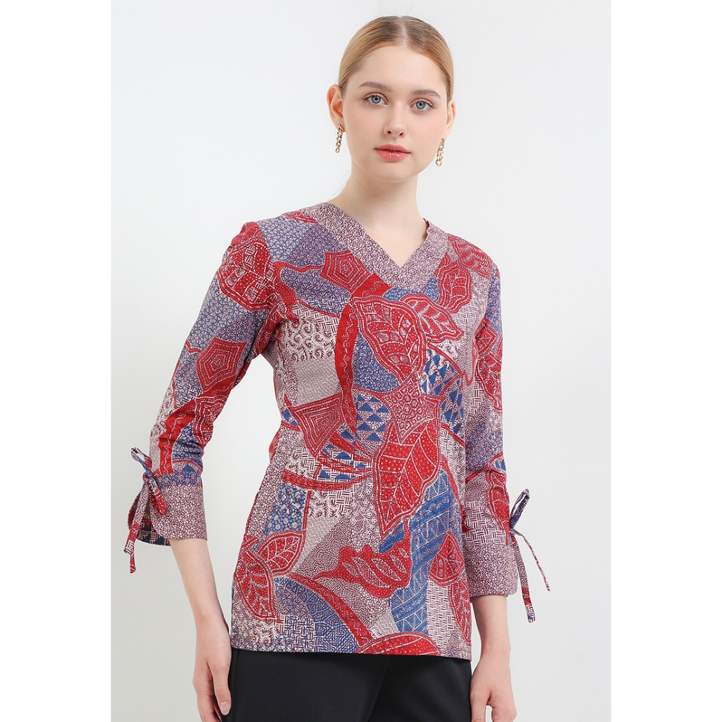 Arjuna Weda Blouse Batik Wanita Motif Batik Tumpuk