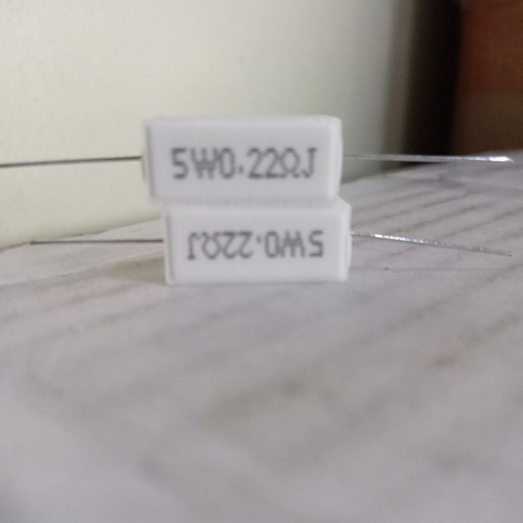 Resistor kapur 5W 0.22R R5W Kapur 0.22 ohm per pcs