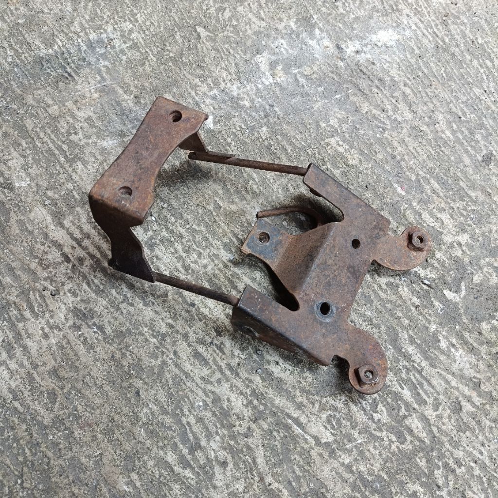 Bracket brecket braket breket pangkon dudukan panel dasi Yamaha Vega r new vega r old lama vega new 