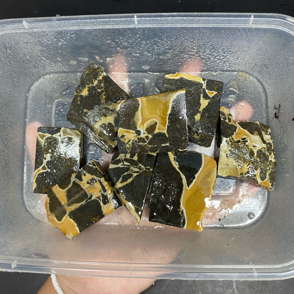 bongkahan batu badar besi maligano