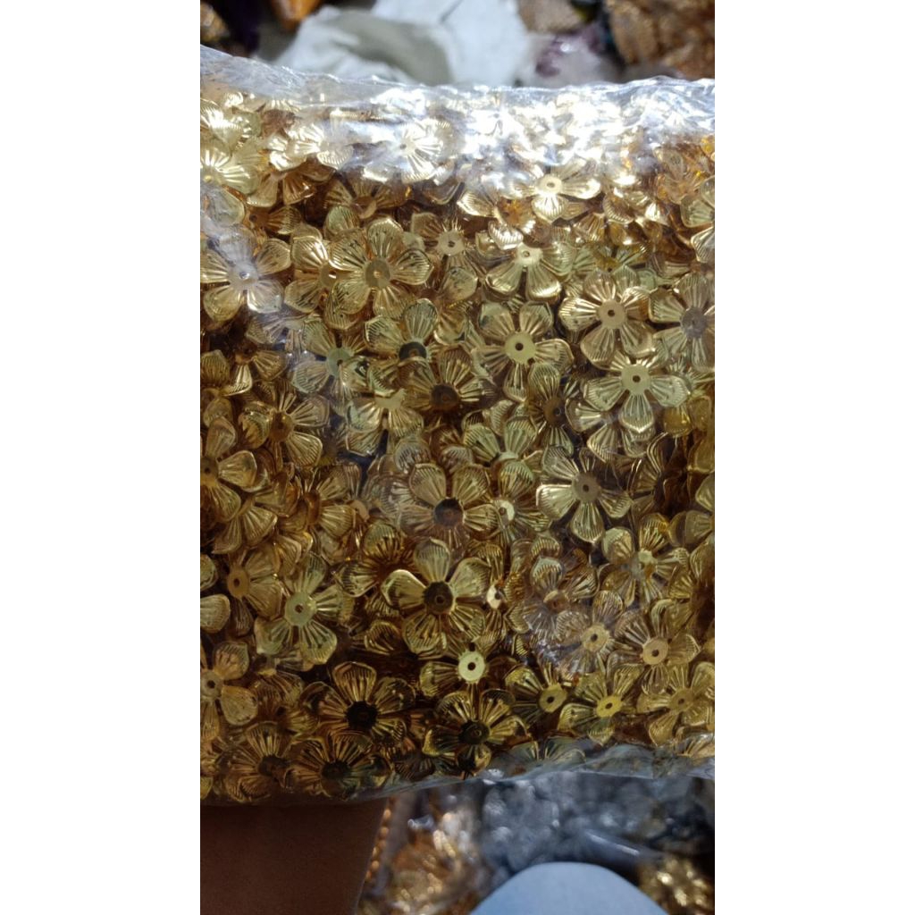 AKSESORIS LEMPENGAN KELOPAK BARU EMAS