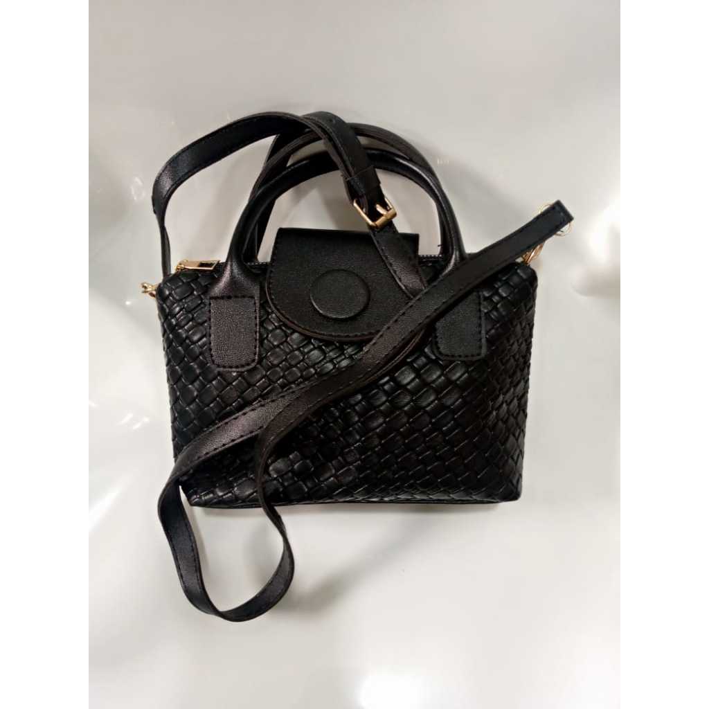 Slingbag Hitam SSAMZIE Preloved Original Kulit
