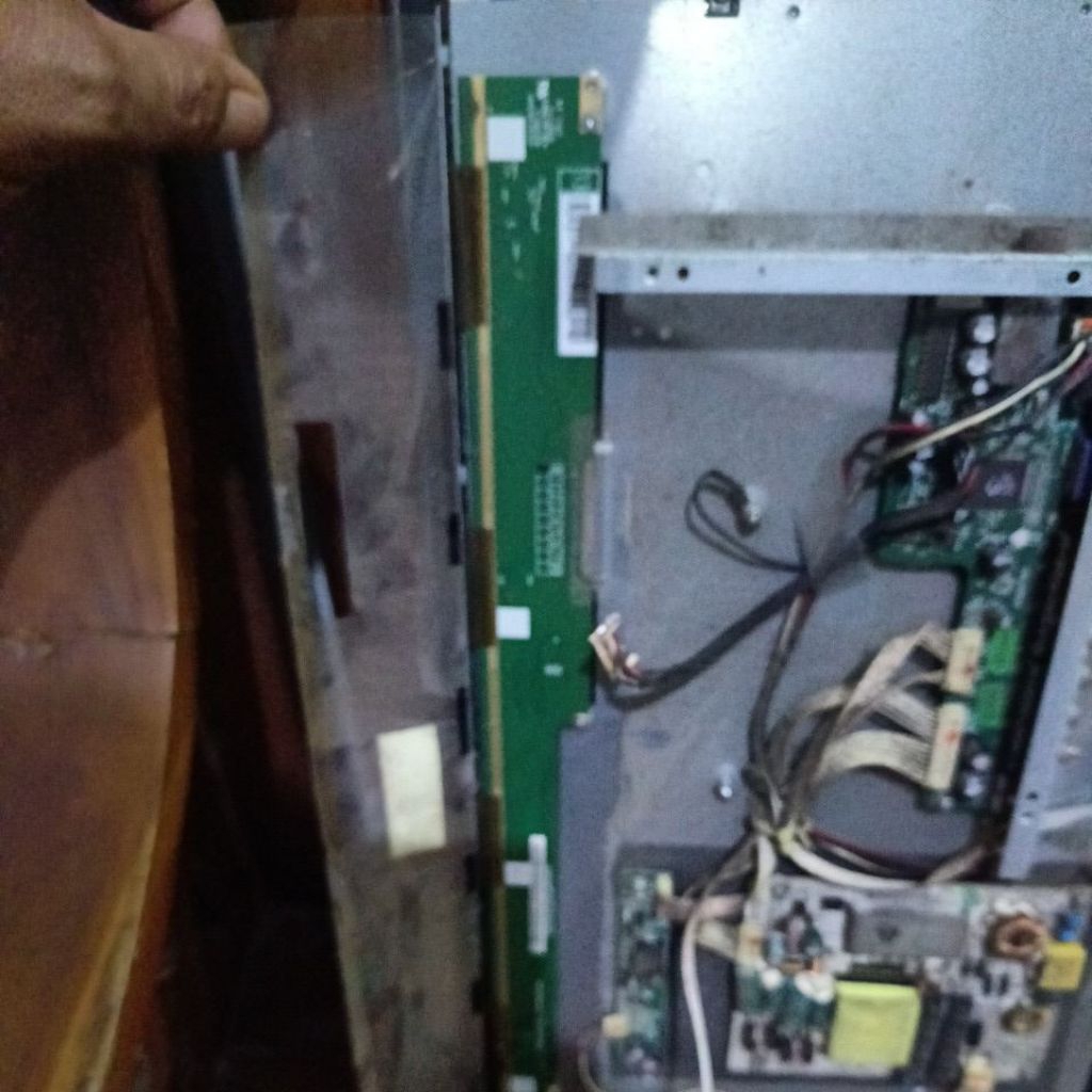 panel tv / layar tv changhong 19  inc  4 cof