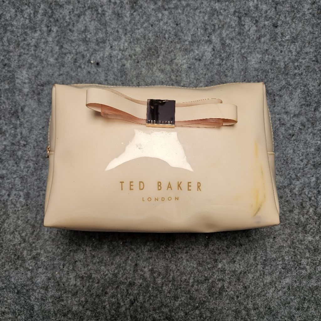 Ted Baker London Abbie Bow Cosmetic Bag – Glossy Pink | Chic & Praktis