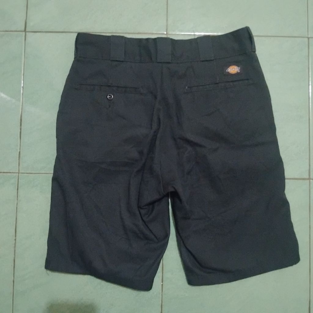 celana pendek dickies hitam