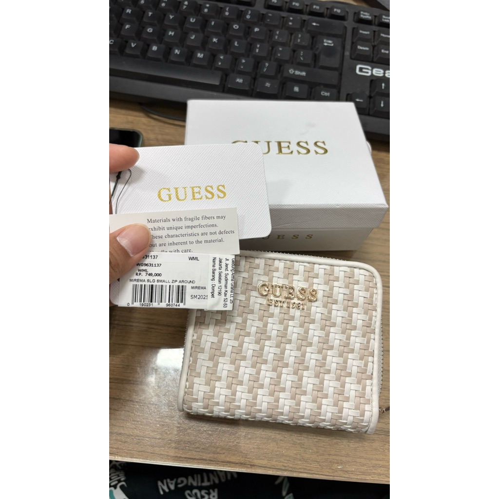 dompet guess wanita original warna putih sale mulus