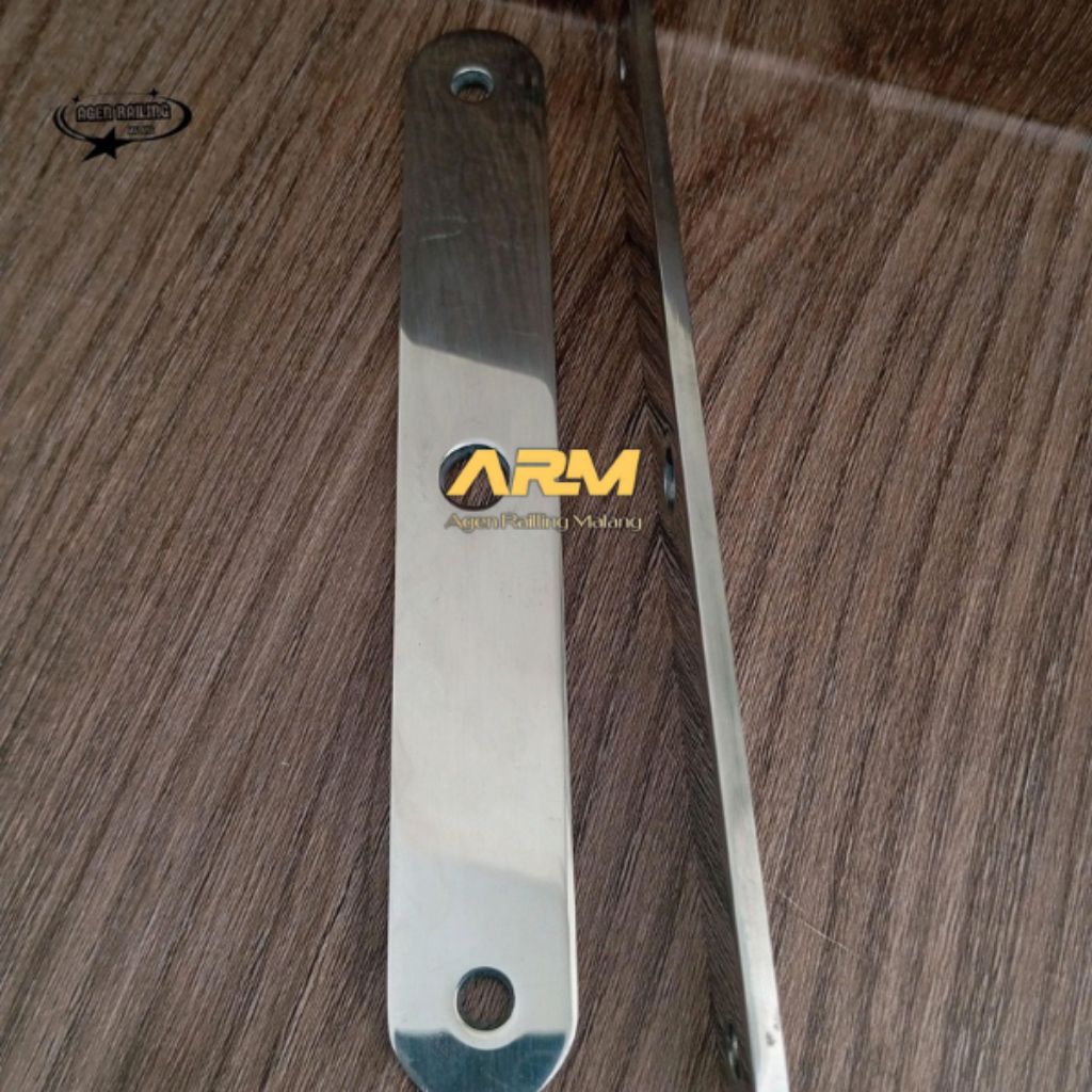 penjepit kaca tiang railing tangga dan balkon/plat stainless untuk kaca railing tangga dan balkon