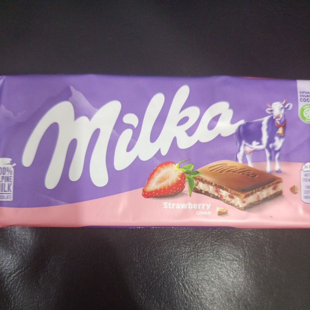 Coklat Milka strawberry ukuran 100 gr halal asli dari Turki