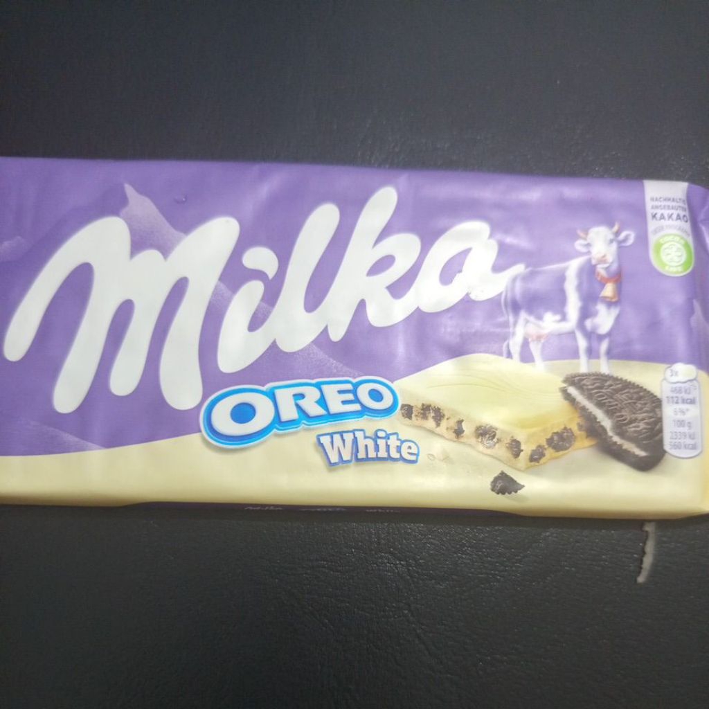 Coklat milka Oreo white ukuran 100 gr halal ready di Indonesia