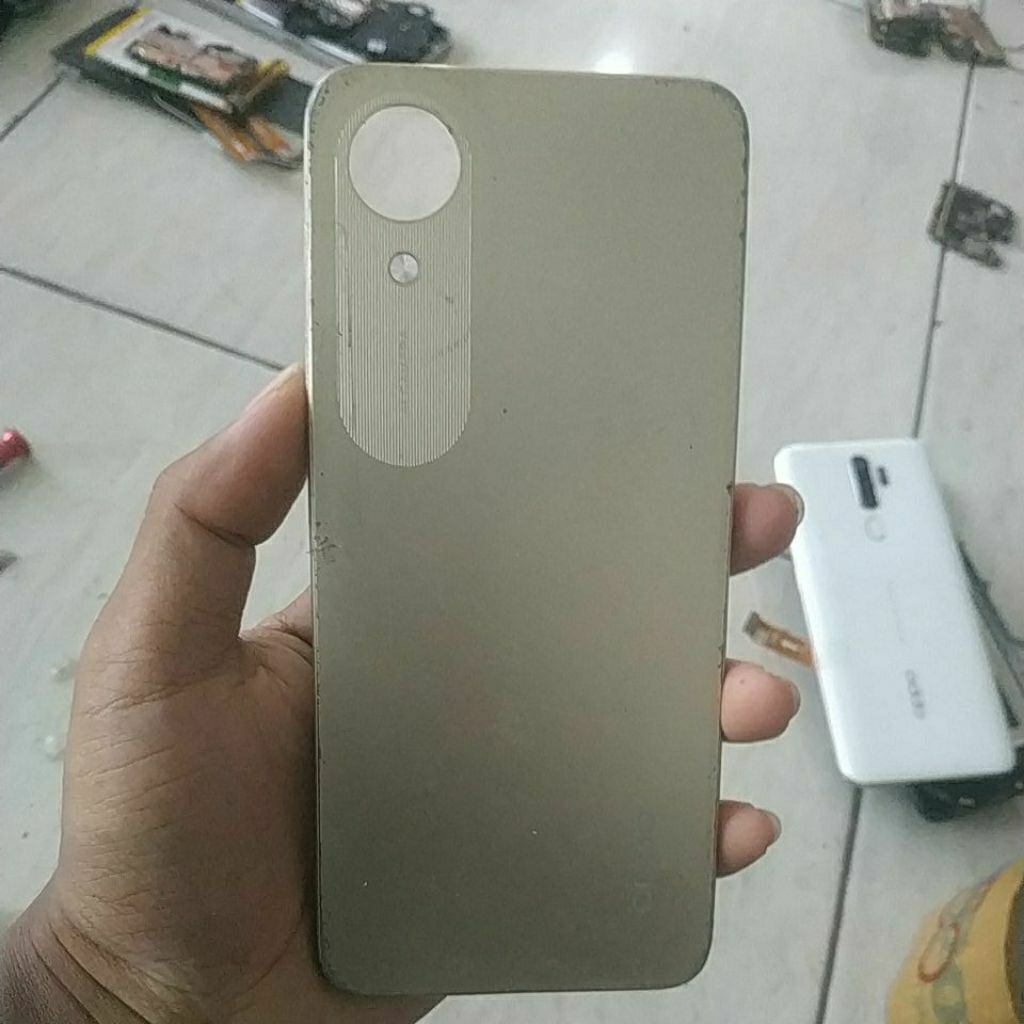 backdoor bekas Oppo a17k,tanpa tombol fisik sesuai gambar