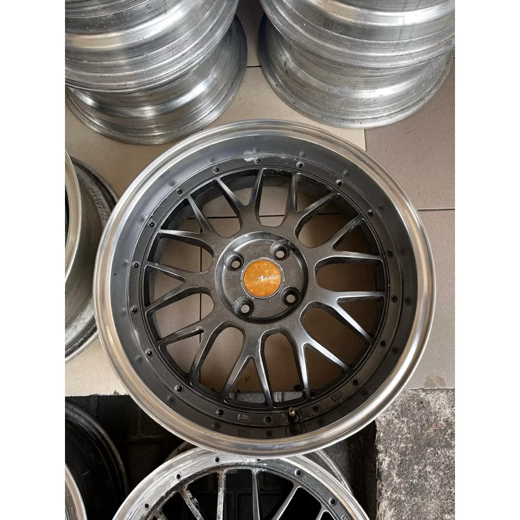 Velg Advanti model BBS LM Ring 17. Staggered lebar 7-7.5. Et 42. 4x100