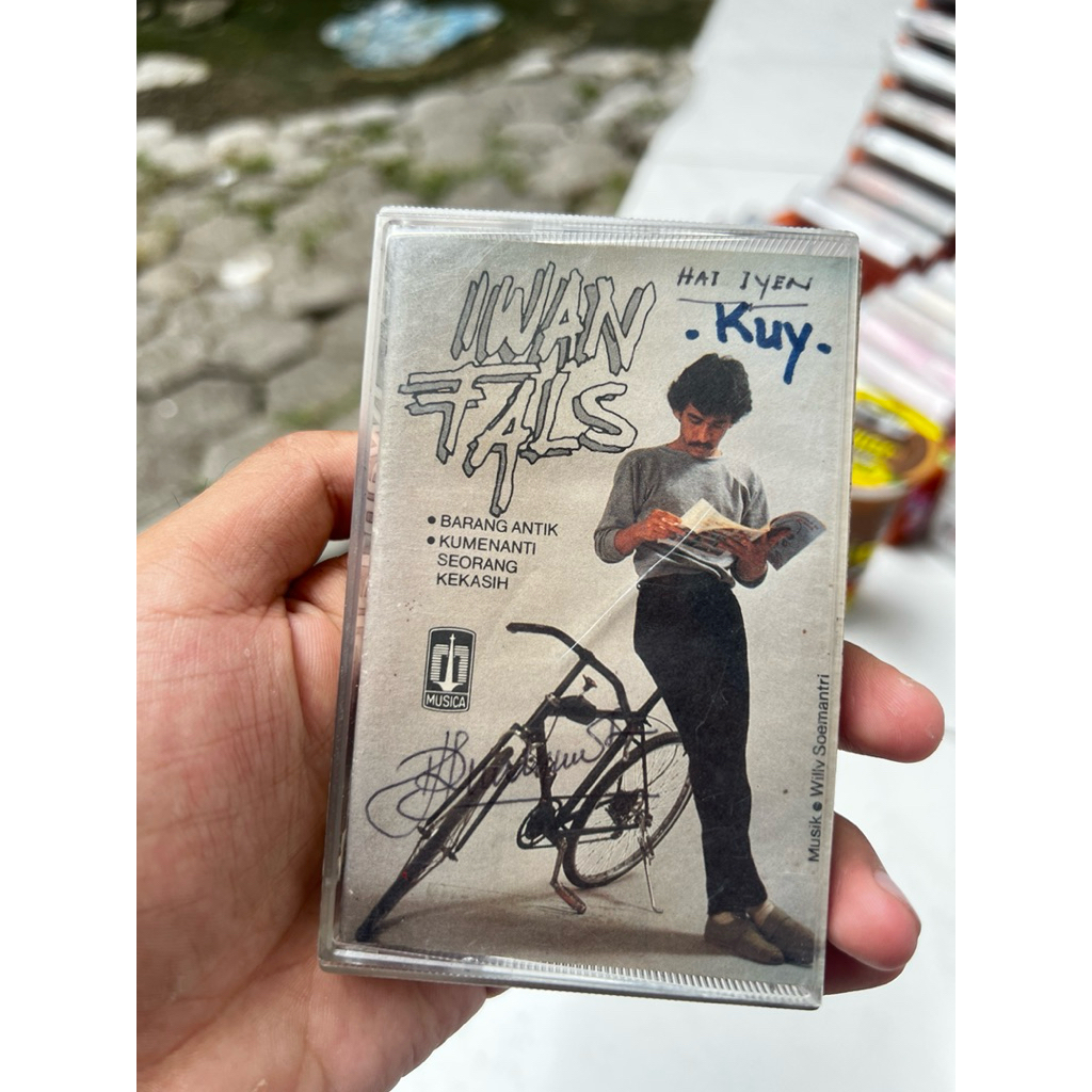 kaset pita iwan fals barang antik rilisan awal