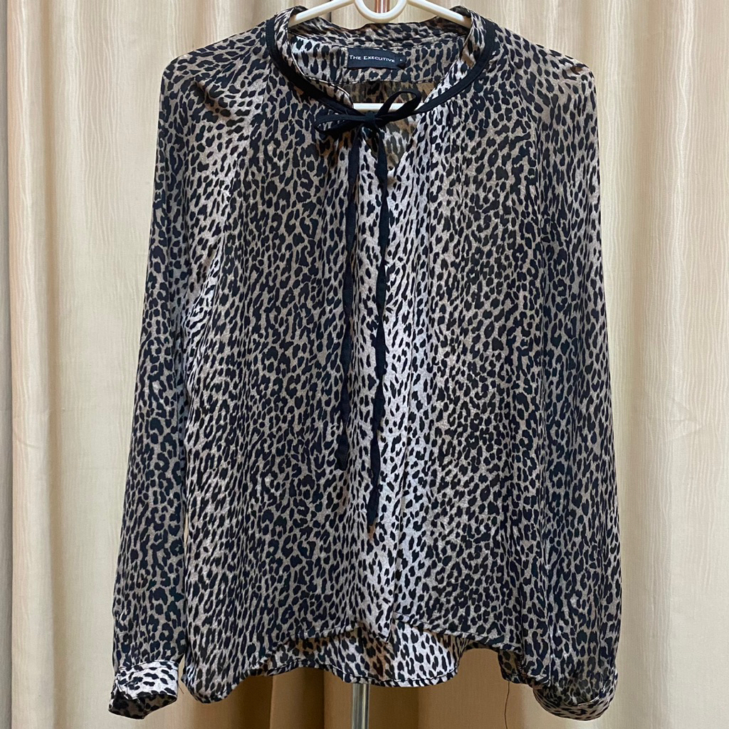 [Preloved] Blouse The Executive Motif