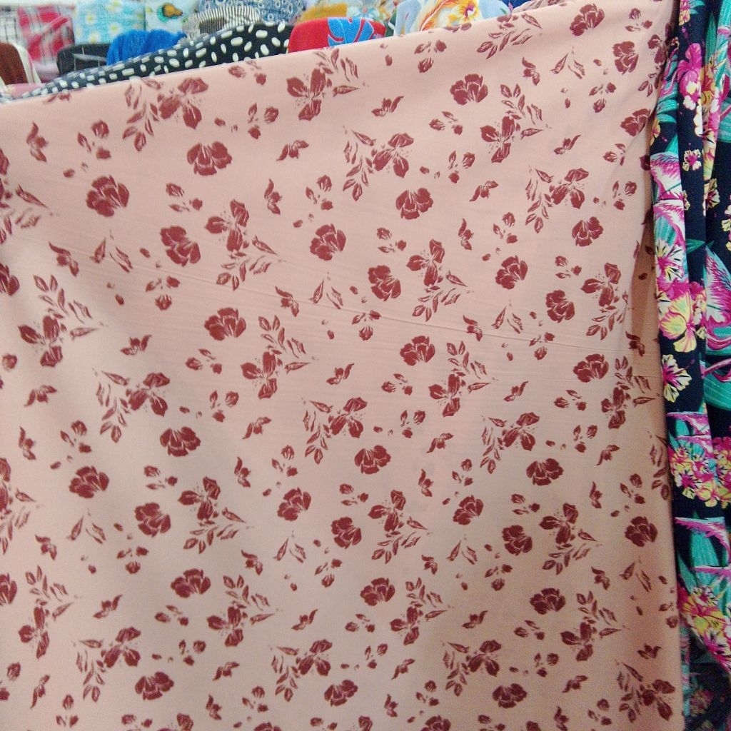 Kain Wolpeach / Wolfis Motif Bunga Mawar Kecil Gradasi - Bahan Gamis & Jilbab Persetengah Meter Aj